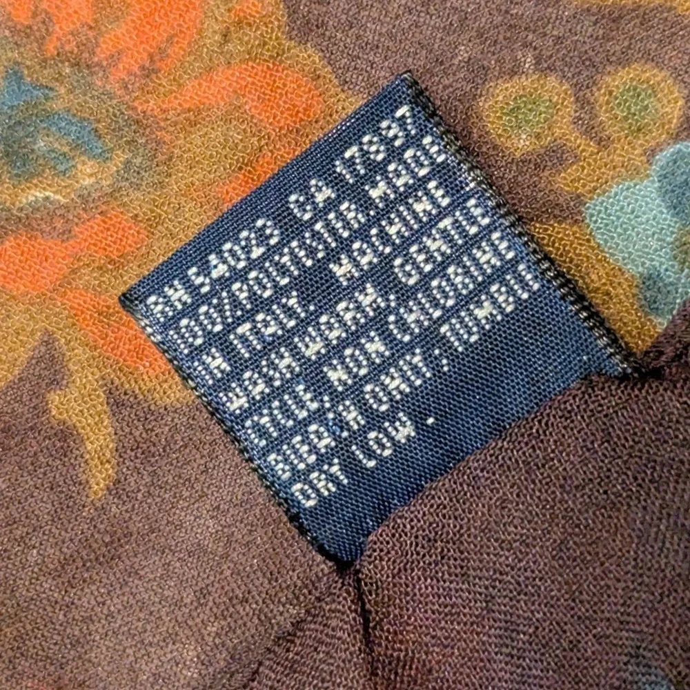 GAP square scarf
